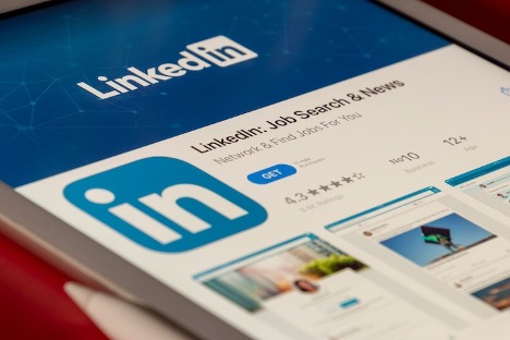 7 Advantages of LinkedIn for STEM Students