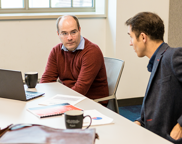 NJIT faculty member in FinTech class